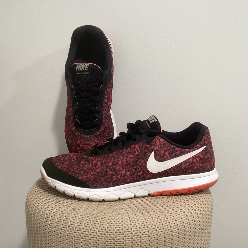 Nike Flex Experience Black and Red sneakers women size 8.5